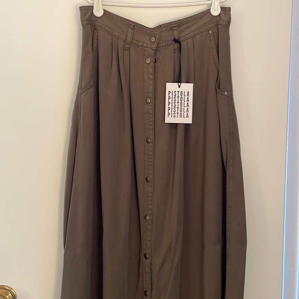 *NEW* Button front maxi skirt with pockets! Never been worn!